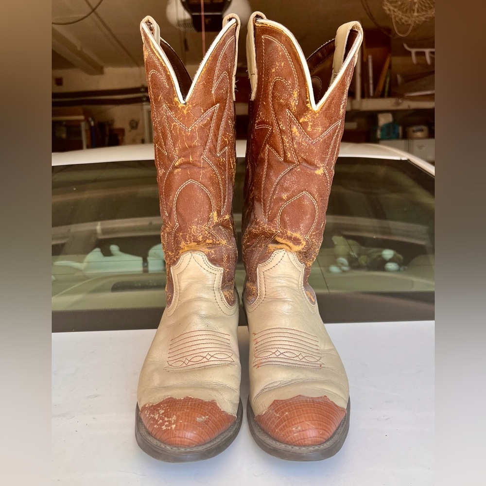 Vintage Durango Mens Two-Tone Cognac and Cream Leather Western Boots. Size 6.5